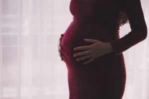 妊娠中でも安心！韓国スキンケアでニキビを防ぐ方法は？