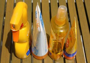 オリーブヤングで学生でも買えるアラントイン入りの日焼け止めは？
