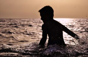口周りのニキビに乳酸化粧水を朝と夜で使い分ける方法は？