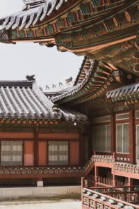 韓国発のニキビ肌に効果的なクレンジングオイルは毛穴がつまる原因を解消できる？