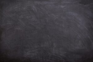 Kビューティーのニキビ跡や赤みを改善する美容液はいつ使うべき？
